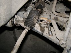 Фото отчет: Замена рулевых наконечников и рулевых тяг на Nissan Teana